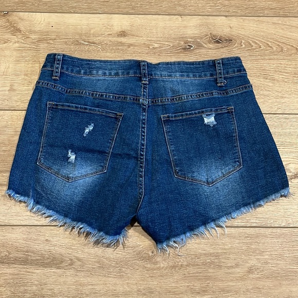 NWT Women’s Denim Jean Shorts Fray Bottoms Stretch Size Large - Picture 4 of 10